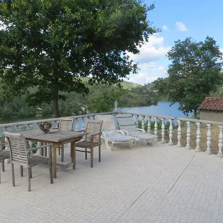 Bed & Breakfast Retiro No Rio Povoa de Midoes