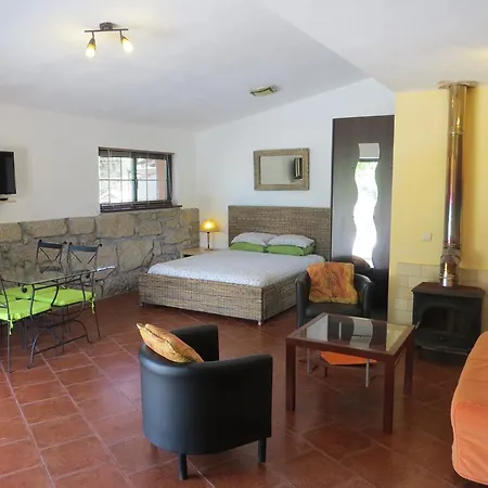 Retiro No Rio Bed & Breakfast Povoa de Midoes