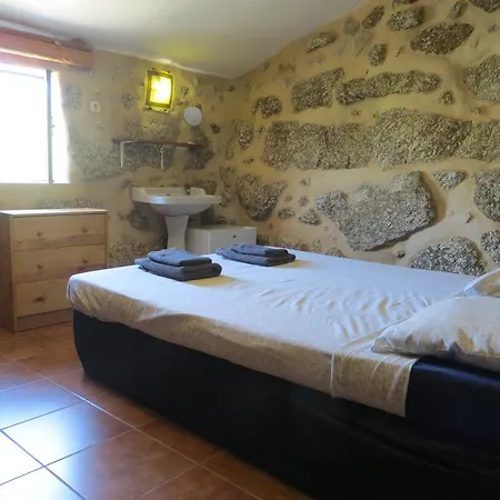 Retiro No Rio Bed & Breakfast Povoa de Midoes